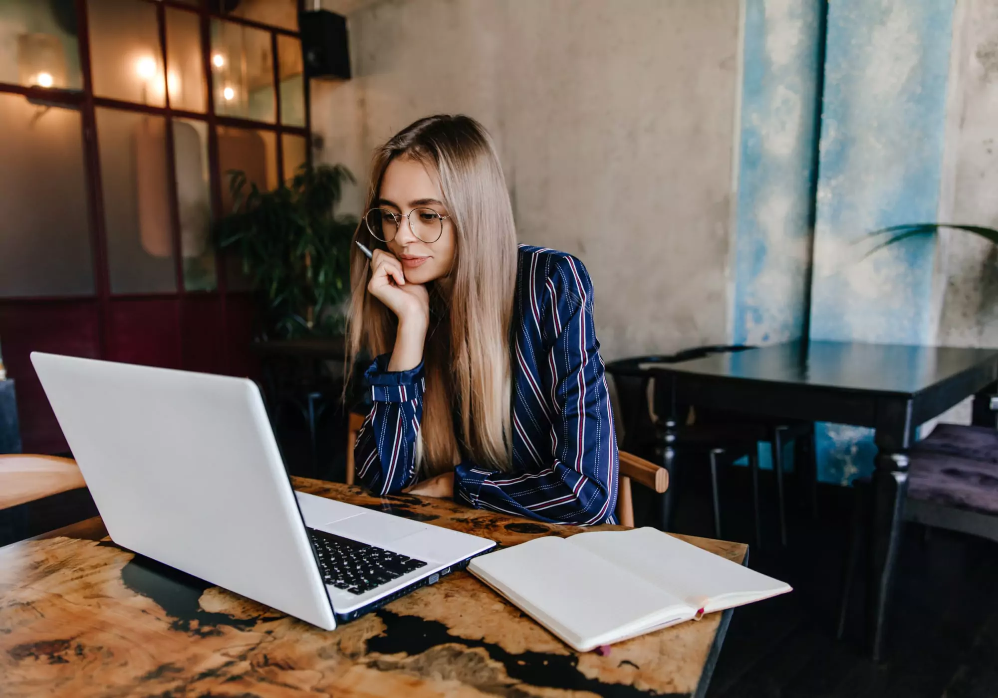 About accessory-adult-beautiful-break-brunette-business-1685212-pxhere-65de3294ed9