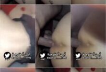 خليجيه فاتحه طيازها لشاب قد ابنها وهو ينيك بكل قوته فيها وهي تقول كمان نيكني اقوى وماتطلع زبك من خرمي - افلام سكس ميلف خليجي