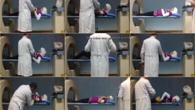 فضيحة دكتور فاجر يفتش في اطياز وكس البنت على السرير وهي مستمتعه بيلعب بيده ويبعص كسها وطيازها - سكس مصري في العيادات الطبيه جديد 2026